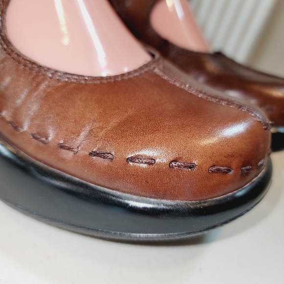 DANSKO MADORI Brown Vegan Leather Slide On Elastic Strap Clogs Sz 7.5/8 - Picture 5 of 12